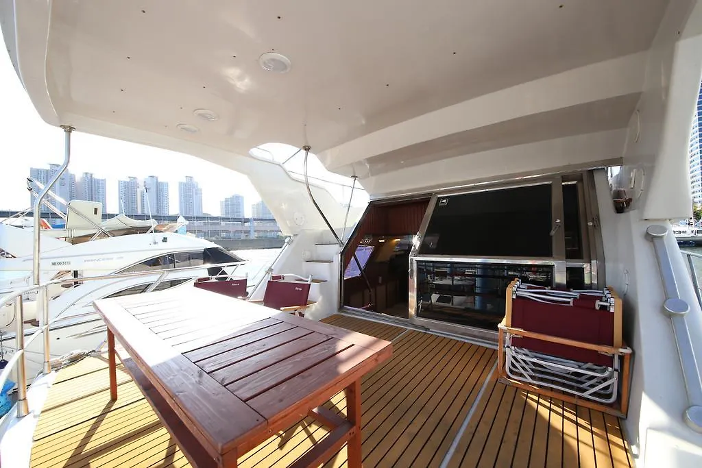 Marine City Club Yacht Stay 부산광역시 보트호텔