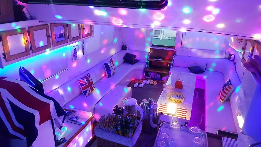 Marine City Club Yacht Stay Pusan Botel